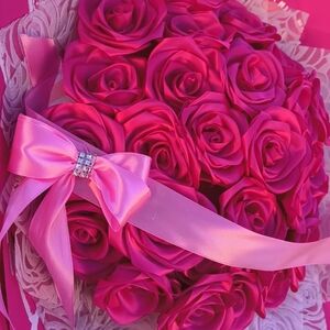 Elegant Pink Rose Bouquet with Satin Ribbon